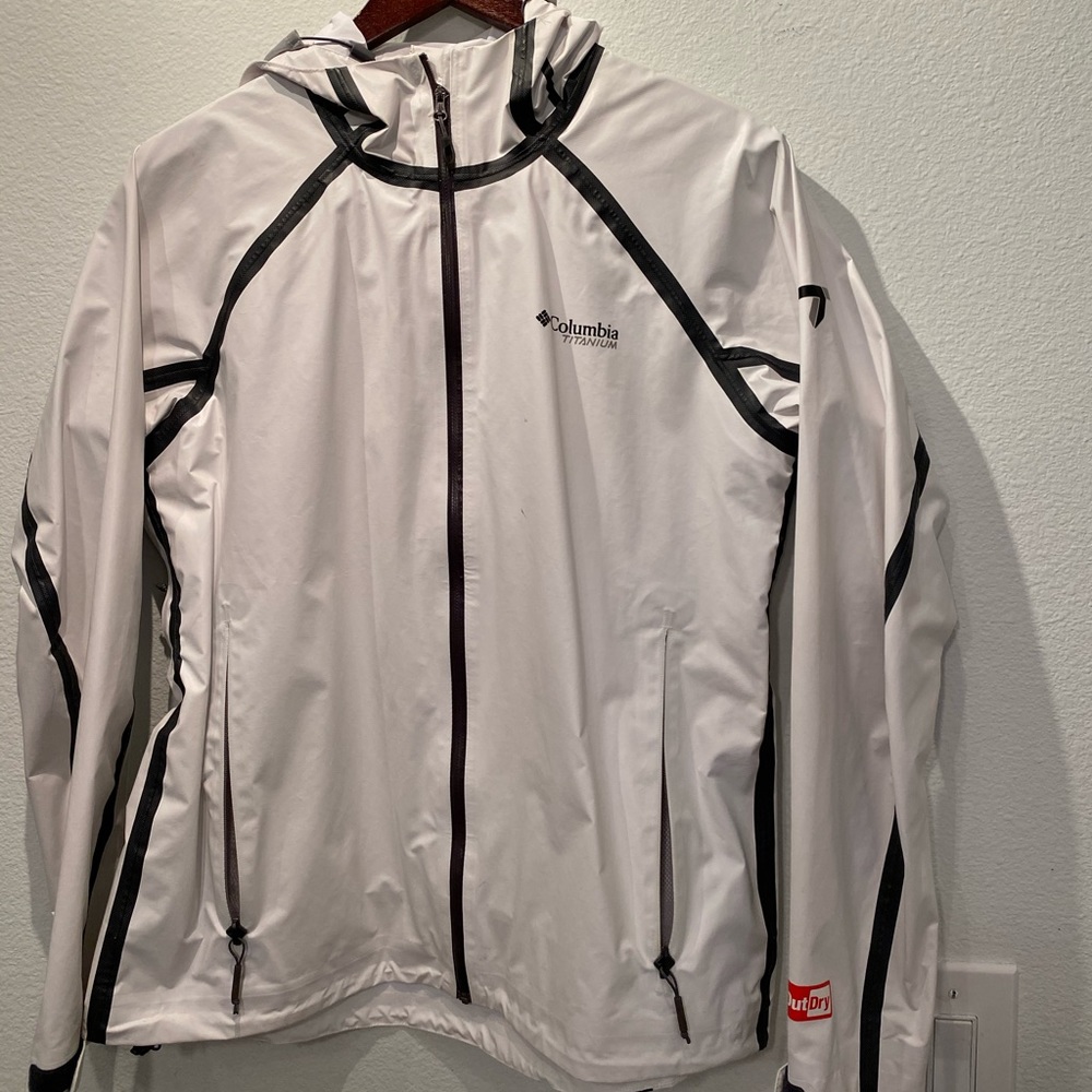 Columbia water resistant/windbreaker Jacket
